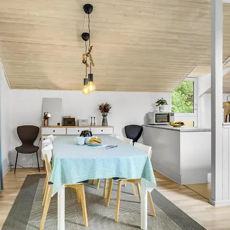 Gorgeous In With Kitchen Holiday home