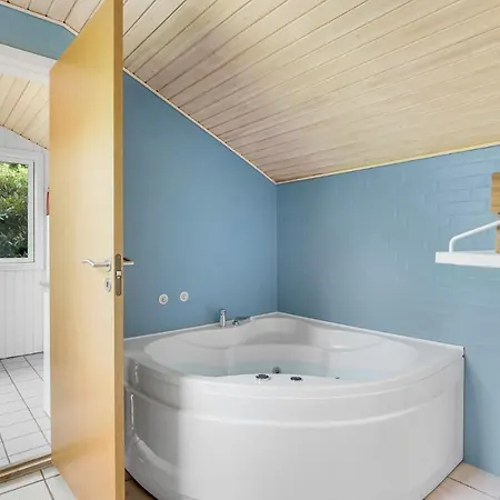 Holiday home Gorgeous In With Kitchen
