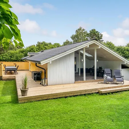 Holiday home Gorgeous In With Kitchen Tranekaer